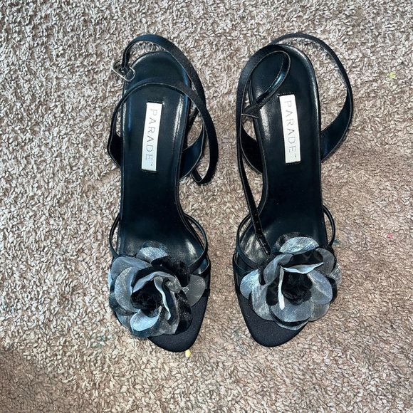 Parade black with flower - Picture 2 of 4